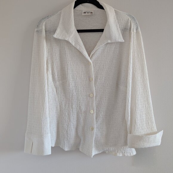 VINTAGE - white creme button up - Picture 8 of 8